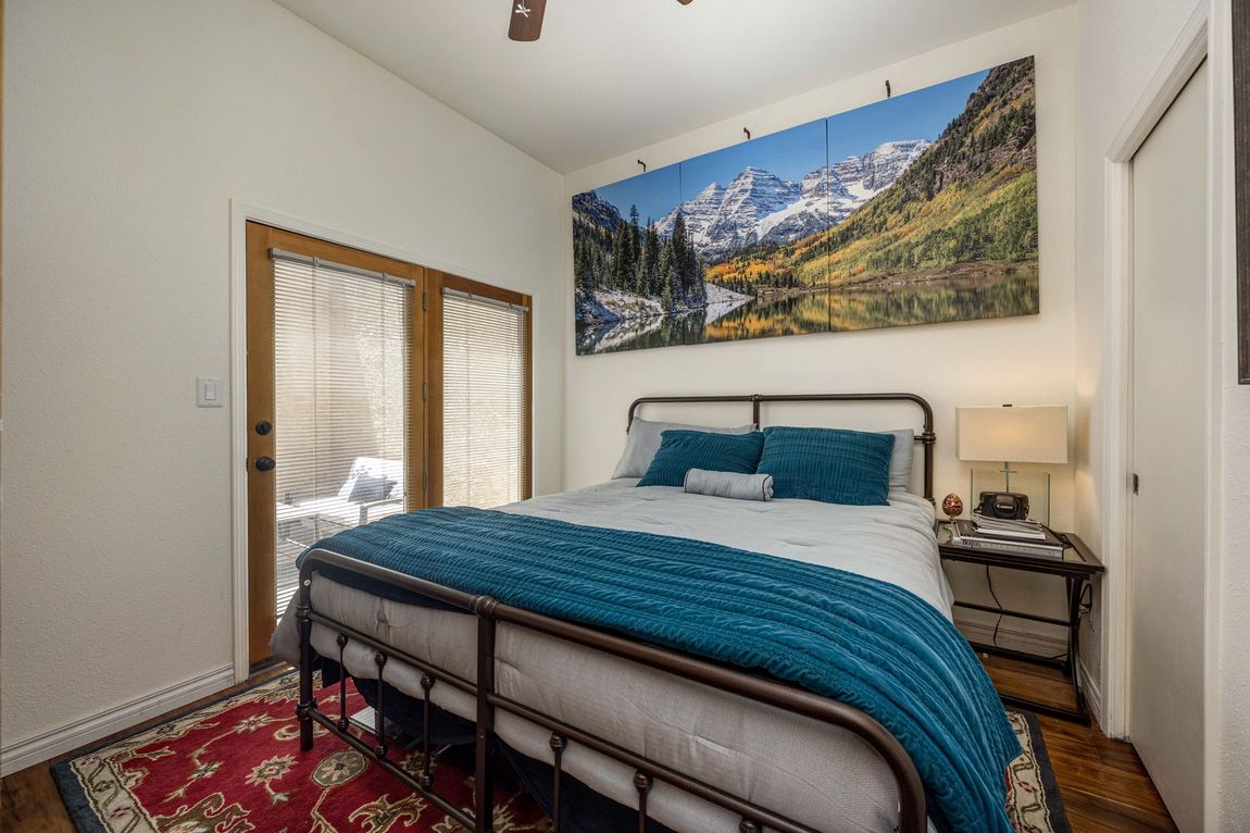 Guest bedroom